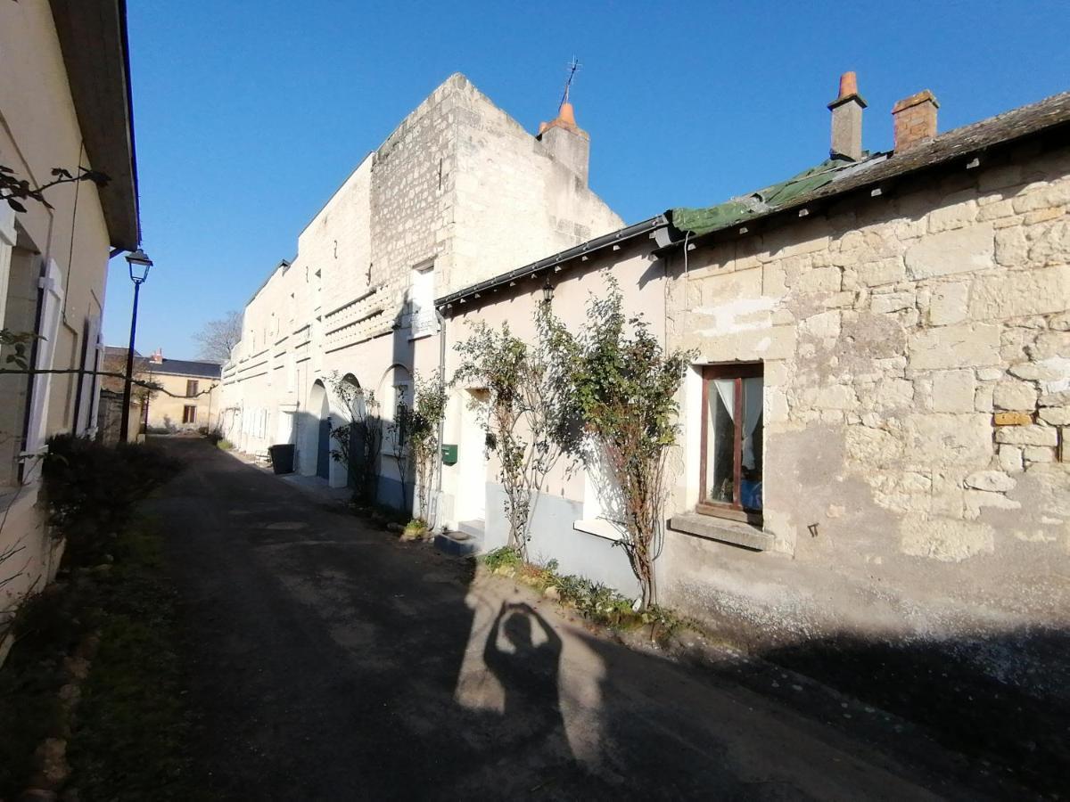 Les Ecuries Des Princesses Fontevrault-l'Abbaye Exterior foto