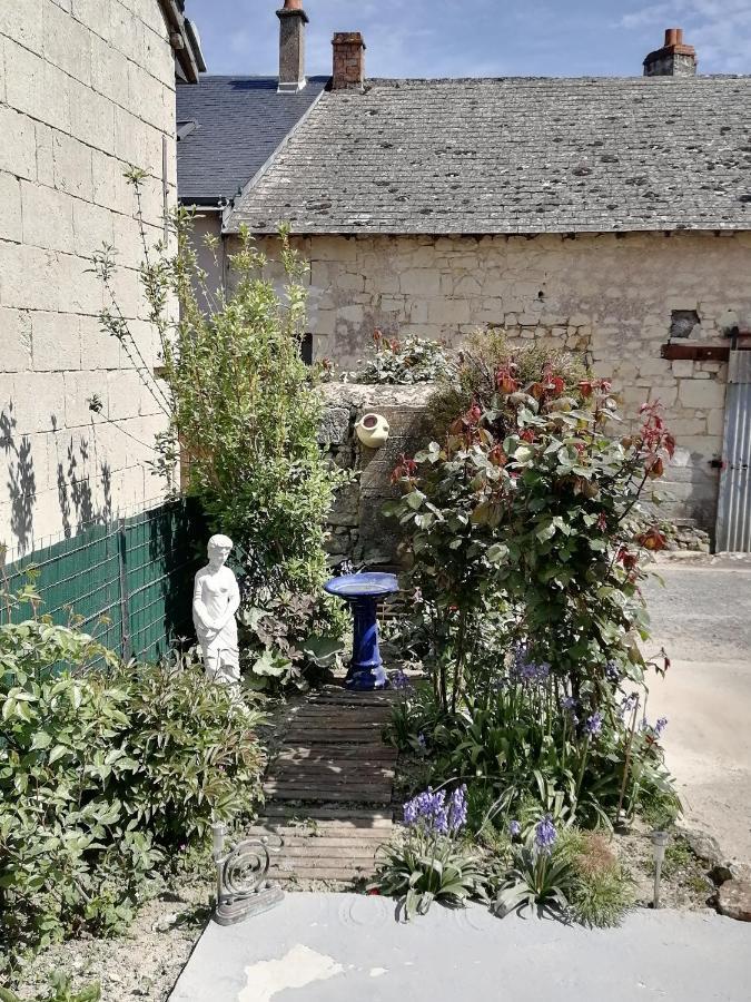 Les Ecuries Des Princesses Fontevrault-l'Abbaye Exterior foto